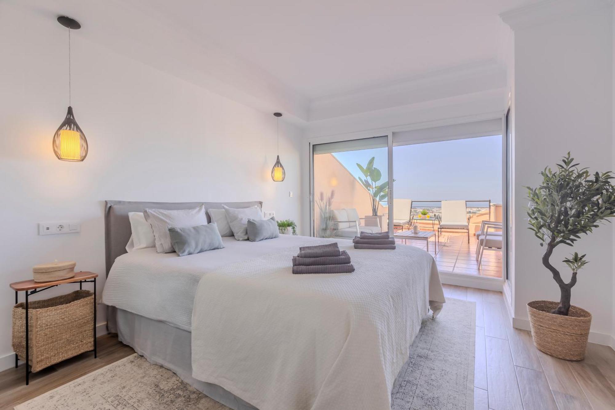 2 Bedroom Amazing Views Golf And Pool * Marbella